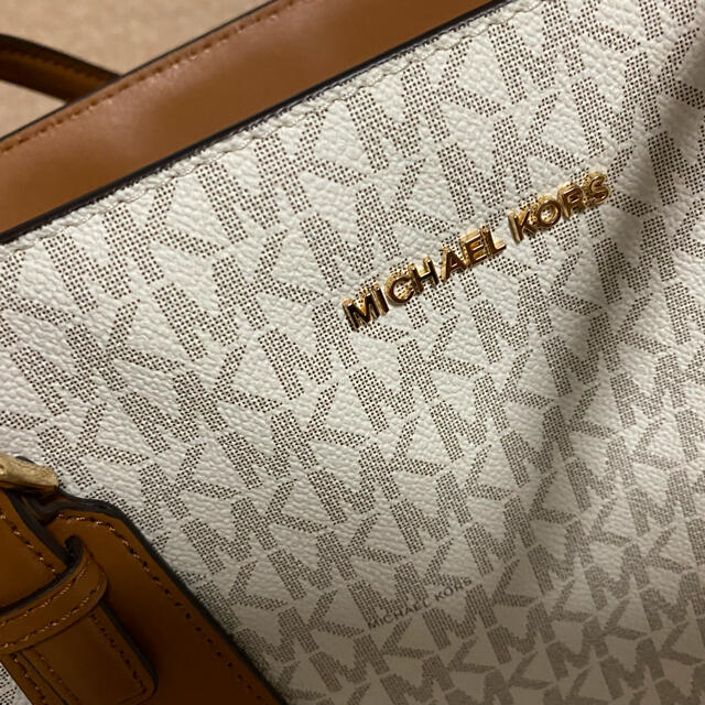 Michael Kors(マイケルコース)の【本日限定値下げ】マイケルコース♡バッグ美品 レディースのバッグ(ハンドバッグ)の商品写真