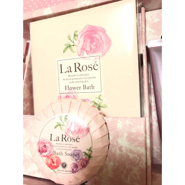 HOUSE OF ROSE(ハウスオブローゼ)のハウス オブ ローゼ ラ・ローゼ ハンドケアセット コスメ/美容のボディケア(ハンドクリーム)の商品写真