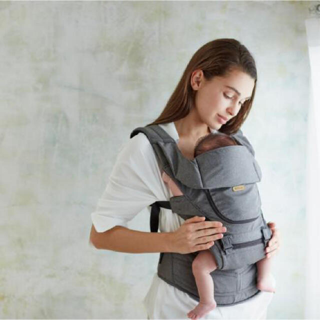 BABYBJORN(ベビービョルン)の【新品未使用】BABY&Me BELK.＋BELK.firstセット キッズ/ベビー/マタニティの外出/移動用品(抱っこひも/おんぶひも)の商品写真