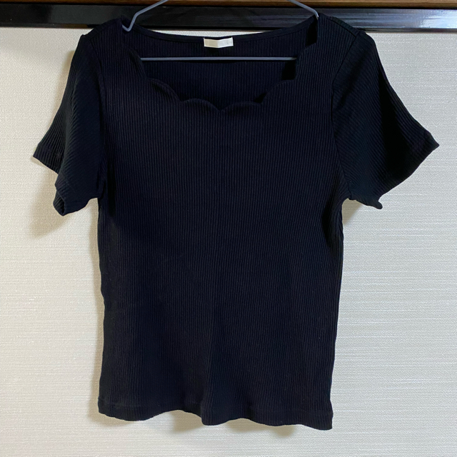 GU(ジーユー)のGU リブスカラップネックT 半袖 黒 Lサイズ  レディースのトップス(Tシャツ(半袖/袖なし))の商品写真