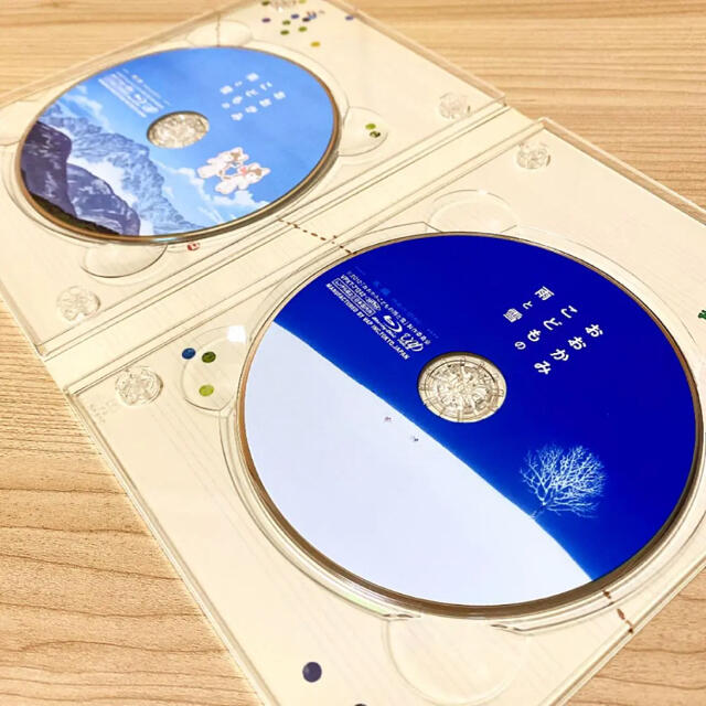 おおかみこどもの雨と雪 Blu-ray〈初回限定盤・2枚組〉 エンタメ/ホビーのDVD/ブルーレイ(アニメ)の商品写真