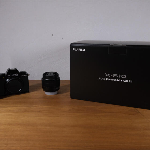 富士フイルム(フジフイルム)のX-S10 XC15-45レンズキット　XF35mmF1.4R セット スマホ/家電/カメラのカメラ(ミラーレス一眼)の商品写真
