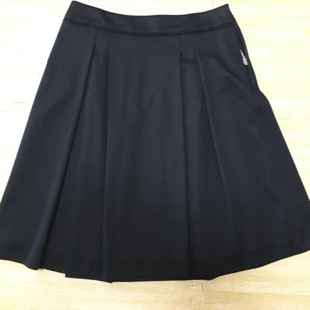 NATURAL BEAUTY(ナチュラルビューティー)の黒スカート　ナチュラルビューティー レディースのスカート(ひざ丈スカート)の商品写真
