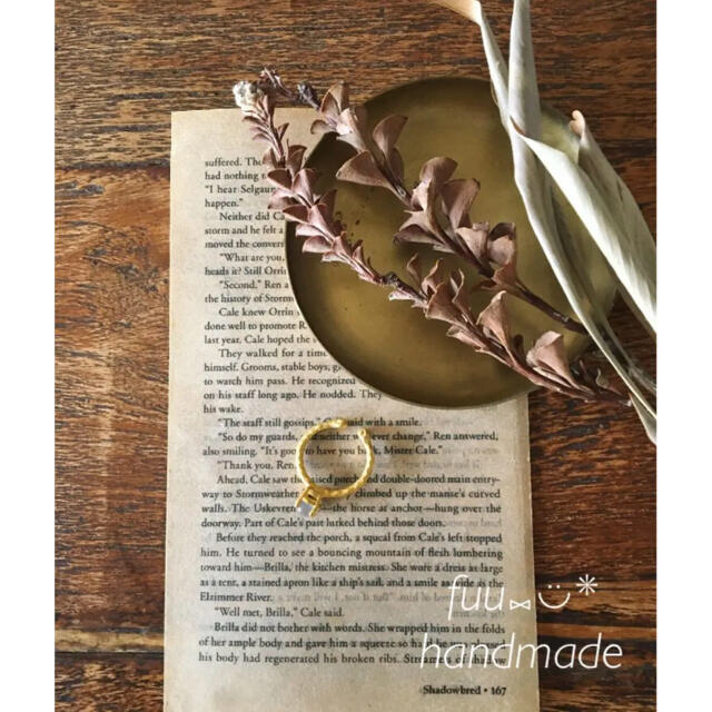 ハンドメイド　グレーオニキスの真鍮リング ハンドメイドのアクセサリー(リング)の商品写真