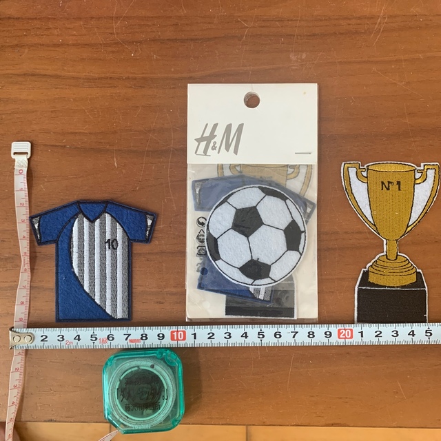 H&M(エイチアンドエム)のサッカーワッペン 5枚セット ハンドメイドの素材/材料(各種パーツ)の商品写真