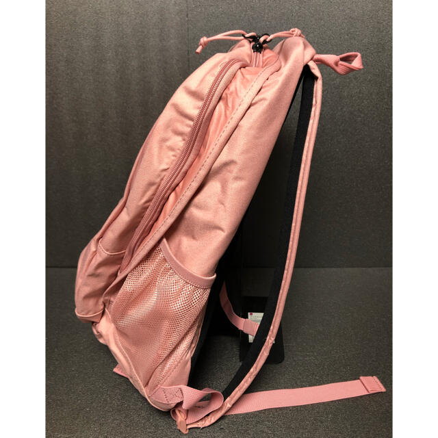 NIKE(ナイキ)の新品25L Nike ナイキ リュック バックパック デイバック サーモンピンク レディースのバッグ(リュック/バックパック)の商品写真