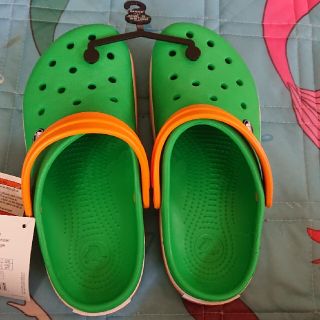 クロックス(crocs)の新品クロックス25センチ(サンダル)