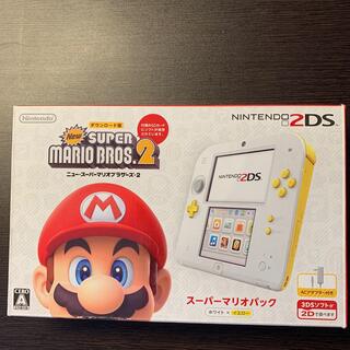 ニンテンドウ(任天堂)のニンテンドー2DS スーパーマリオパック（ホワイト×イエロー）/3DS/FTRS(携帯用ゲーム機本体)
