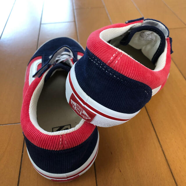 VANS(ヴァンズ)の【送料無料】VANS（ヴァンズ） キッズスニーカー キッズ/ベビー/マタニティのキッズ靴/シューズ(15cm~)(スニーカー)の商品写真