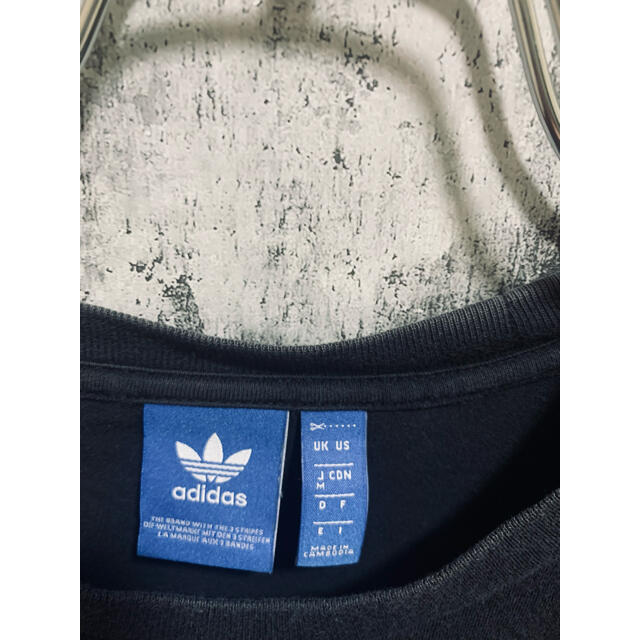 adidas(アディダス)の【廃盤】adidas アディダス originals ビッグロゴ　Tシャツ　黒 レディースのトップス(Tシャツ(半袖/袖なし))の商品写真