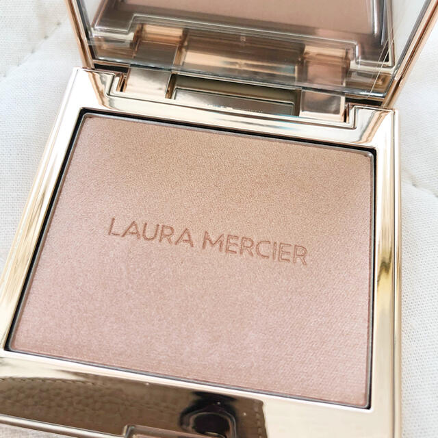 laura mercier(ローラメルシエ)のローラメルシエ 限定 ローズグロウ イルミネーター ハイライト コスメ/美容のベースメイク/化粧品(フェイスカラー)の商品写真