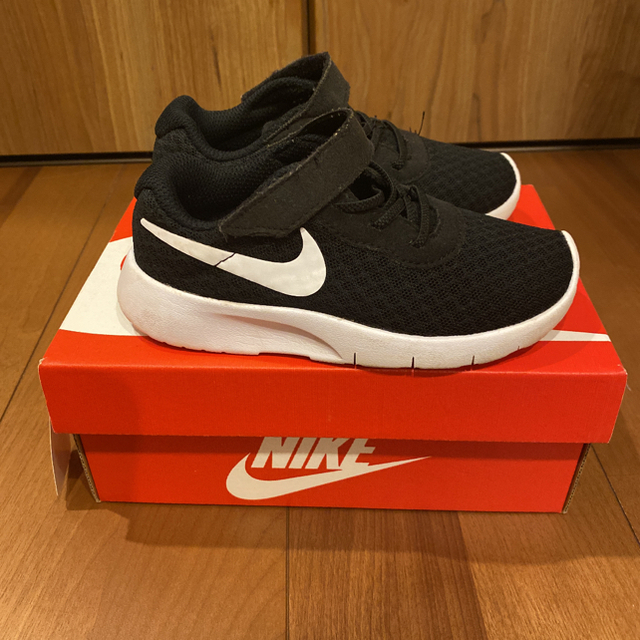 NIKE(ナイキ)のNIKE キッズスニーカー　15cm キッズ/ベビー/マタニティのキッズ靴/シューズ(15cm~)(スニーカー)の商品写真