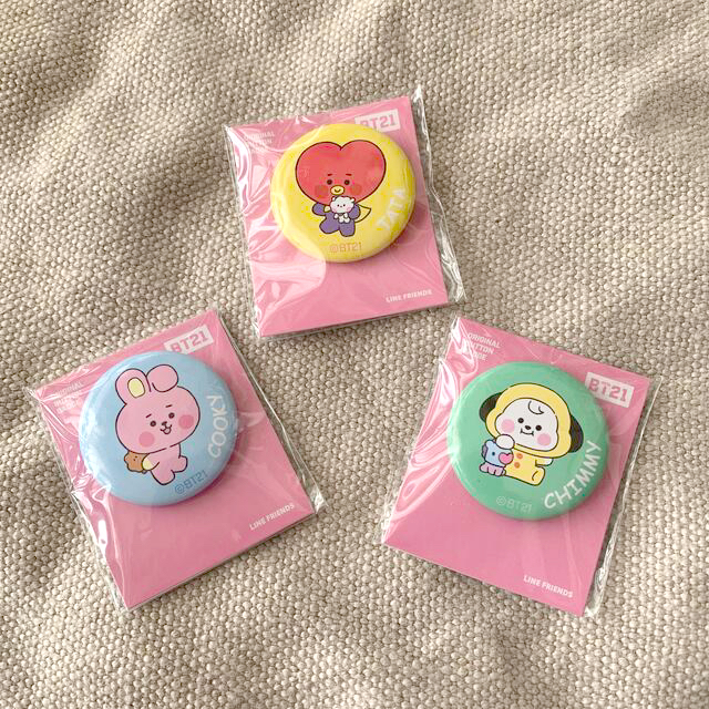 防弾少年団(BTS) - BT21 ファミマ 缶バッジ マンネライン3点セットの ... BT21 ぬいぐるみバッジ chimmy TATA cooky マンネライン