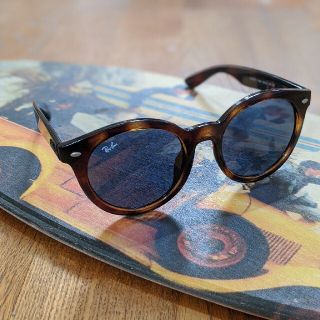 レイバン(Ray-Ban)の【美品】Ray-Ban サングラス　メンズ・レディース　RB4261D　(サングラス/メガネ)