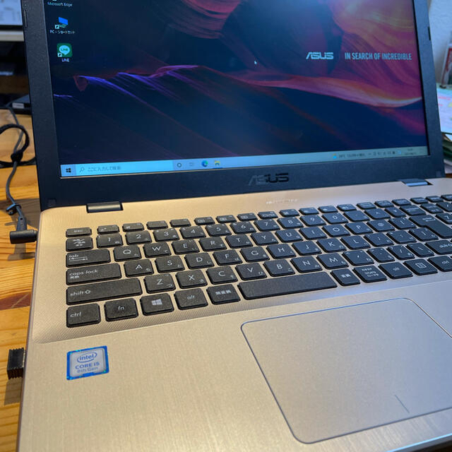 ASUS ノートパソコン　8世代I5 1TB