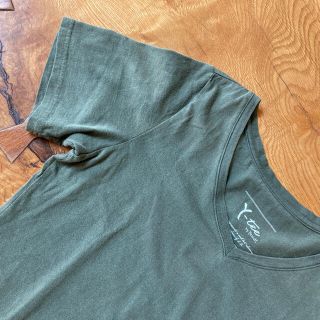 ヤヌーク(YANUK)のYANUK Tシャツ　ほぼ未使用(試着程度)  秋を感じるグリーン(Tシャツ(半袖/袖なし))