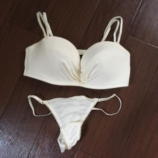 ラヴィジュール(Ravijour)のラヴィジュール Tバック下着(ブラ&ショーツセット)