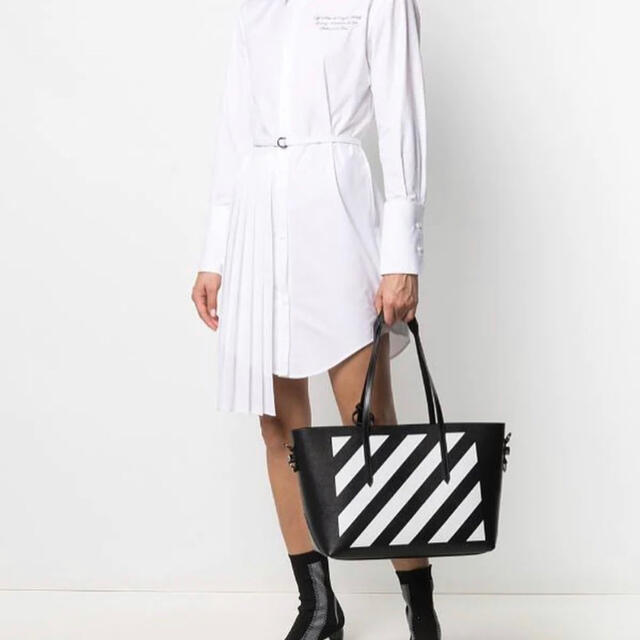 OFF-WHITE(オフホワイト)の最終値下げ【美品】off-whiteトートバッグ レディースのバッグ(トートバッグ)の商品写真