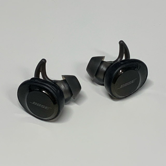 BOSE(ボーズ)のBose SoundSport Free ワイヤレスイヤホン スマホ/家電/カメラのオーディオ機器(ヘッドフォン/イヤフォン)の商品写真