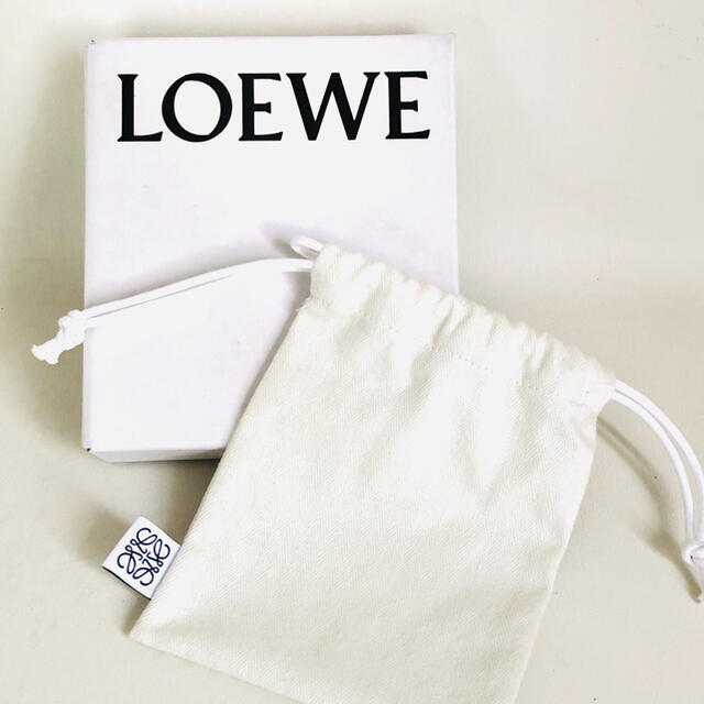 LOEWE(ロエベ)の未使用　LOEWE アナグラム  レザー　コインケース カードホルダー　ブラック レディースのファッション小物(コインケース)の商品写真