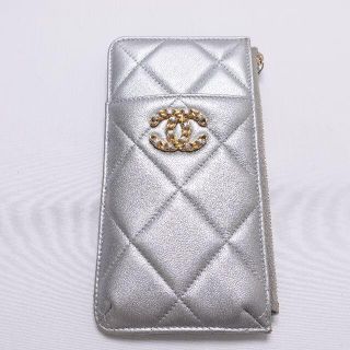 シャネル(CHANEL)のCHANEL　CHANEL19　レディース　シルバー/マトラッセ(その他)