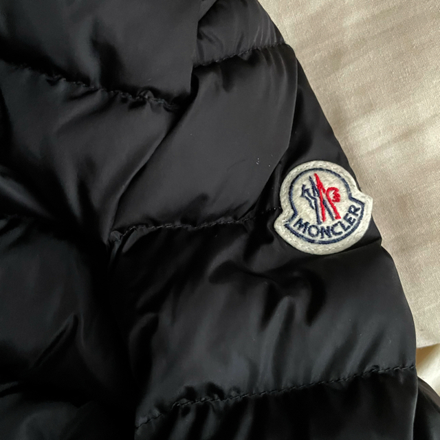 MONCLER(モンクレール)のモンクレール　ダウン　シャーパル レディースのジャケット/アウター(ダウンジャケット)の商品写真