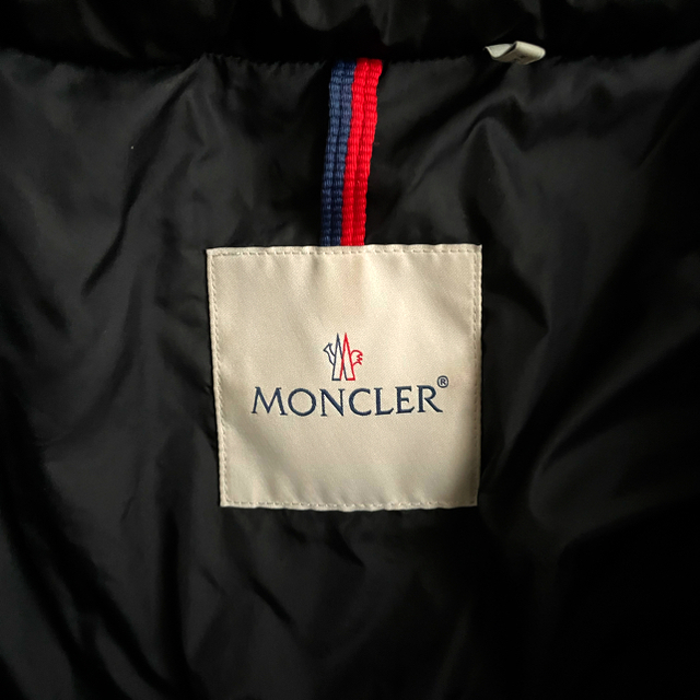 MONCLER(モンクレール)のモンクレール　ダウン　シャーパル レディースのジャケット/アウター(ダウンジャケット)の商品写真