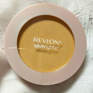 レブロン(REVLON)の【ほぼ未使用】レブロンスキンライト プレストパウダー 101(フェイスパウダー)