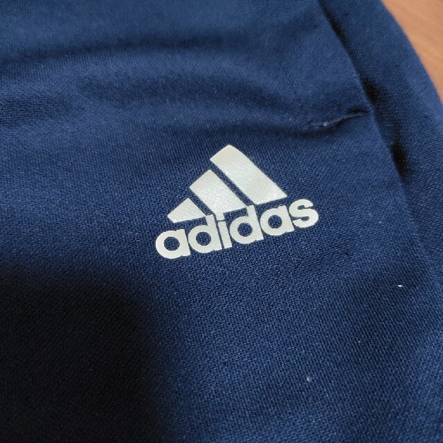 adidas(アディダス)の専用　アディダス　メンズショートパンツ　ネイビー　Lサイズ メンズのパンツ(ショートパンツ)の商品写真