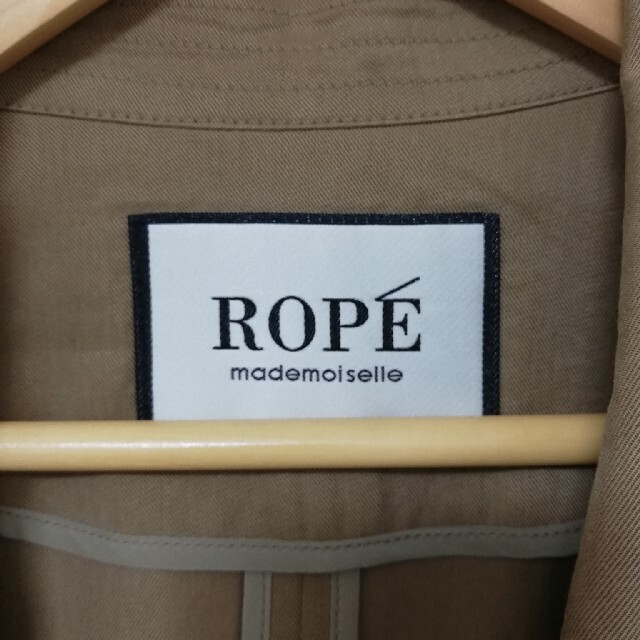 ROPE’(ロペ)の※最終値下げ※ROPEマドモアゼル　とろみトレンチコート レディースのジャケット/アウター(トレンチコート)の商品写真