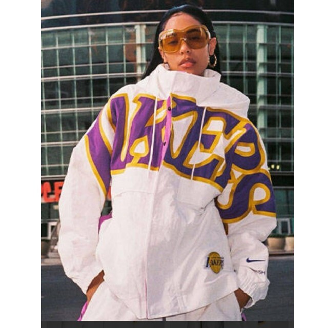NIKE(ナイキ)のNike Ambush NBA nets Lakers レイカーズ ジャケット レディースのジャケット/アウター(ナイロンジャケット)の商品写真