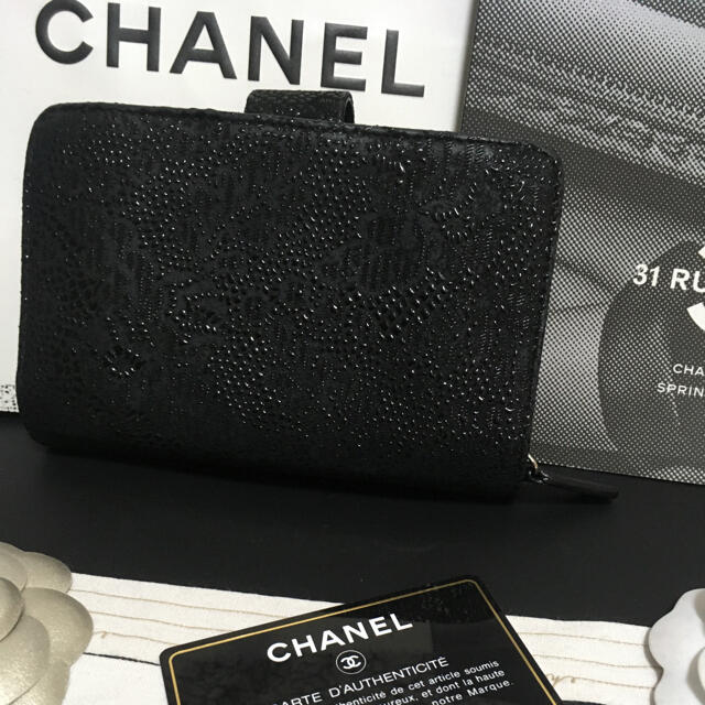 CHANEL(シャネル)のゆんたん様専用♡ 超美品★シャネル レースイズモア 限定 レア 折財布 正規品 レディースのファッション小物(財布)の商品写真