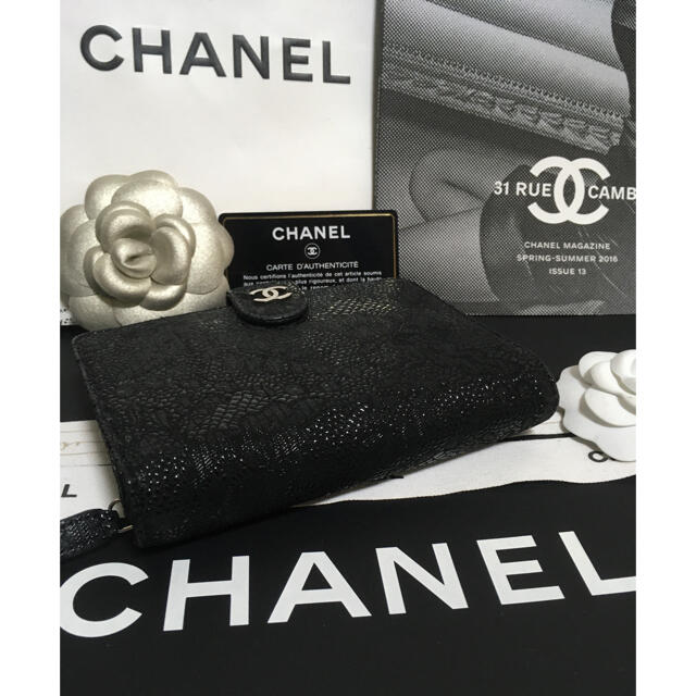 CHANEL(シャネル)のゆんたん様専用♡ 超美品★シャネル レースイズモア 限定 レア 折財布 正規品 レディースのファッション小物(財布)の商品写真