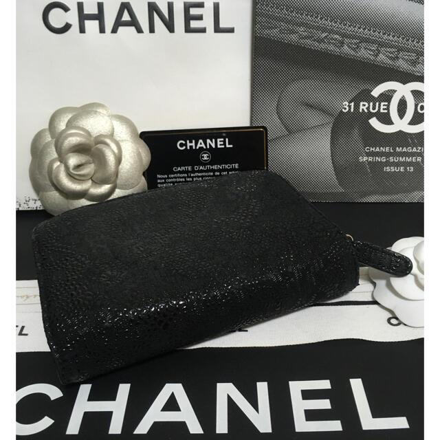 CHANEL(シャネル)のゆんたん様専用♡ 超美品★シャネル レースイズモア 限定 レア 折財布 正規品 レディースのファッション小物(財布)の商品写真