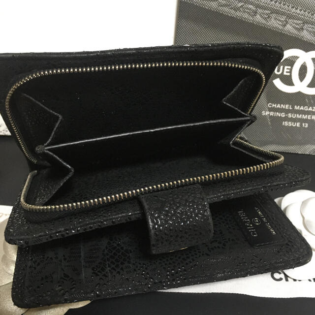 CHANEL(シャネル)のゆんたん様専用♡ 超美品★シャネル レースイズモア 限定 レア 折財布 正規品 レディースのファッション小物(財布)の商品写真