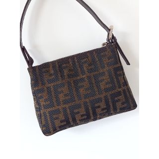 フェンディ(FENDI)のフェンディ　ズッカ柄　ミニポーチ　ハンドバッグ(ハンドバッグ)