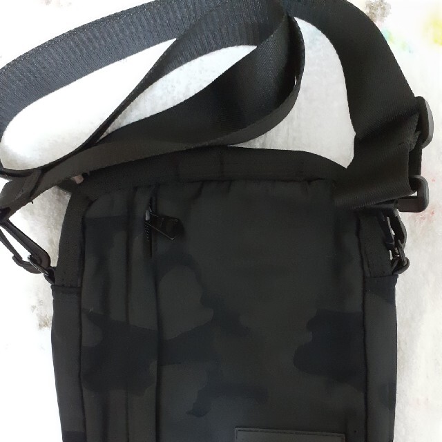 DIESEL(ディーゼル)のデｨーゼル　ショルダーバック メンズのバッグ(ショルダーバッグ)の商品写真