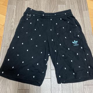 アディダス(adidas)の新品未使用　ハーフパンツ　アディダス　adidas 柄　ショートパンツ(ショートパンツ)