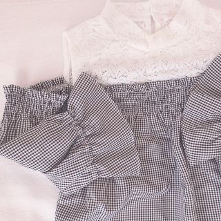 エブリン(evelyn)の【新品未使用】肩あきギンガムチェックトップス❤︎︎(シャツ/ブラウス(半袖/袖なし))