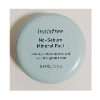 イニスフリー(Innisfree)の【新品】イニスフリー ノーセバムミネラルパクト 8.5g(フェイスパウダー)