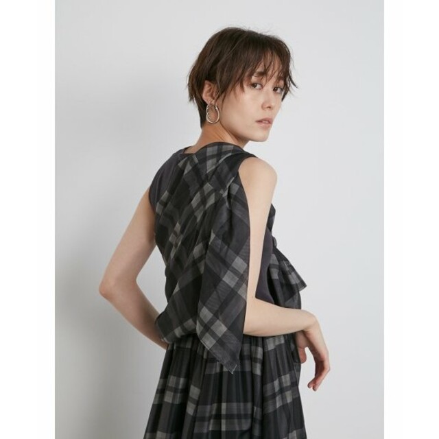 emmi atelier(エミアトリエ)の完売色✨新品タグ付き✨emmi atelier✨shirt付ドッキングワンピース レディースのレディース その他(セット/コーデ)の商品写真