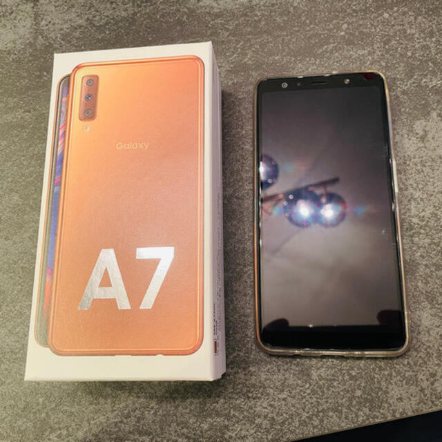 GALAXY A7 SIMフリー