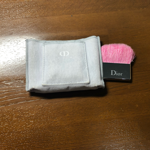 Dior(ディオール)のDior スノー ブラッシュ&ブルーム パウダー 003 スイートラベンダー コスメ/美容のベースメイク/化粧品(フェイスパウダー)の商品写真