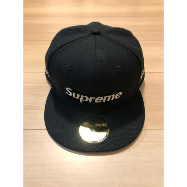 Supreme(シュプリーム)のシュプリーム　$1M Metallic Box Logo New Era メンズの帽子(キャップ)の商品写真