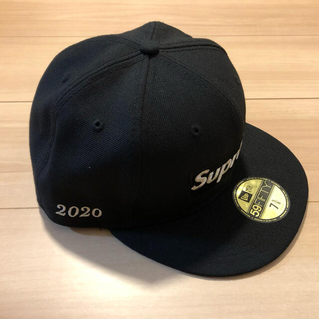 Supreme(シュプリーム)のシュプリーム　$1M Metallic Box Logo New Era メンズの帽子(キャップ)の商品写真