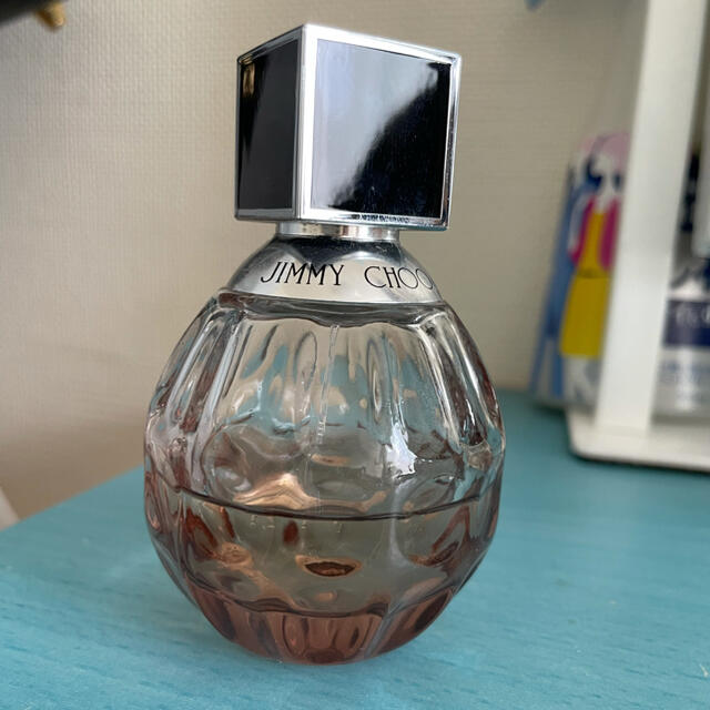 JIMMY CHOO(ジミーチュウ)の《値下げ》ジミー チュウ オードパルファン　40ml コスメ/美容の香水(香水(女性用))の商品写真