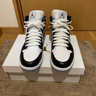 ナイキ(NIKE)のNIKE WMNS エアジョーダン1  MID UNIVERSITYBLUE(スニーカー)