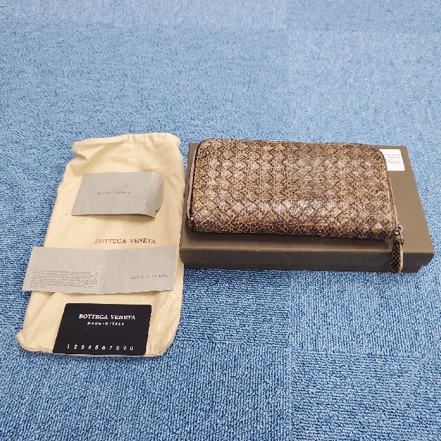 Bottega Veneta(ボッテガヴェネタ)のボッテガヴェネタ　長財布　ラウンドファスナー　イントレチャート　パイソン　中古 メンズのファッション小物(長財布)の商品写真