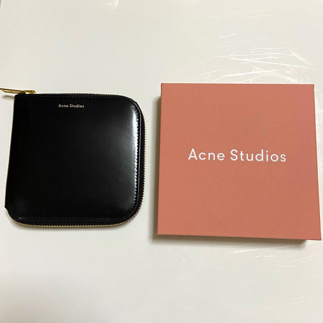 Acne studios 二つ折り財布