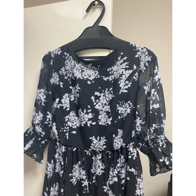 【未使用美品 BLK】Asymmetrical Floral Dress